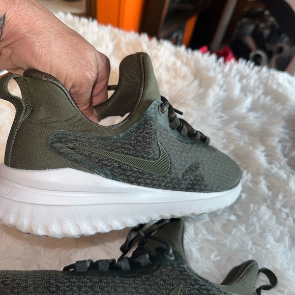 Men's Nike Rival Running Shoes Green And White Anthracite AA7400-300 US Size 8.5 - Picture 10 of 12